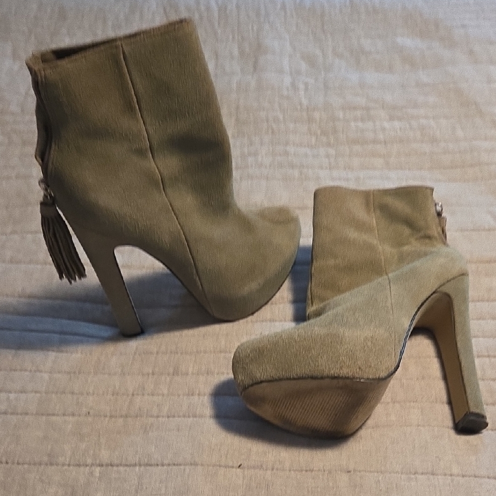 Steve Madden Tan Suede Heeled Boots